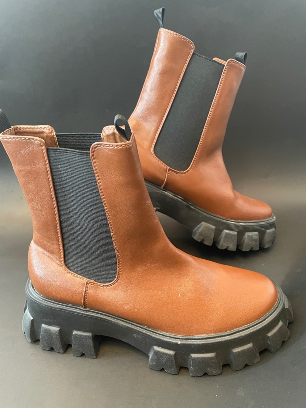 ⭐️NWOT PRINCESS POLLY Women’s Brown Chelsea Lug-Soled Urban Streetwear Boots